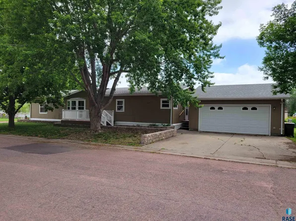 706 N Mallard Pl, Sioux Falls, SD 57107
