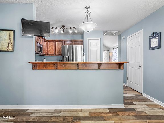 5th image of 10401 Cottage Ct