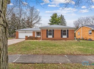 1072 Birch Dr, Perrysburg, OH