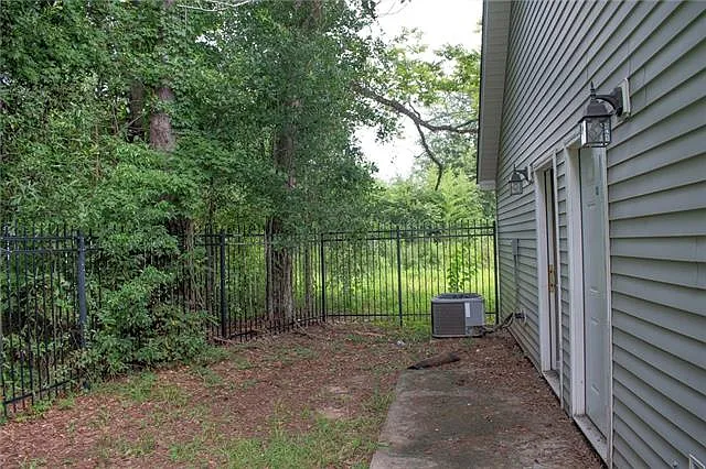 505 N Holly St — Photo 8