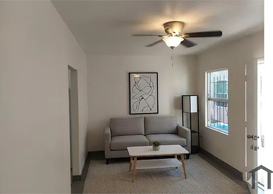 1 bed, 500 sqft, $1,900 — Photo 1