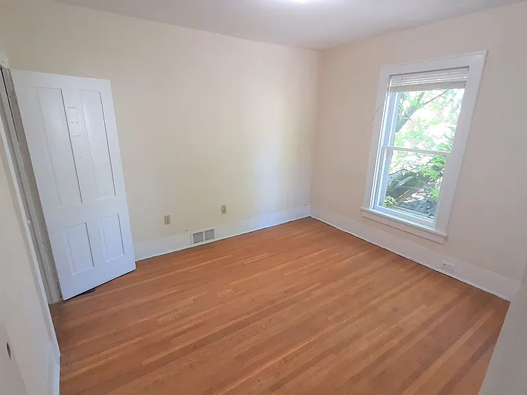 410 S Aurora Street — Photo 7