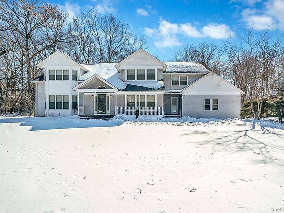 2nd image of 1944 Wading River Manor Road