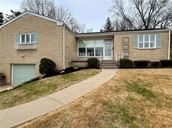 107 Grienbrier Dr, Carnegie, PA 15106