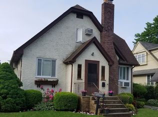 15 Buckingham Rd, Merrick, NY 11566