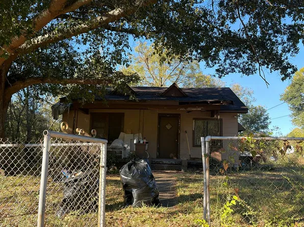2807 W 11th St, Anniston, AL 36201