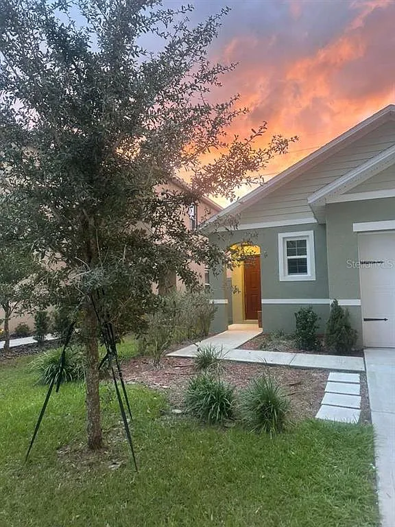 3 bed, 2.0 bath, 1516 sqft, $2,450 — Photo 2