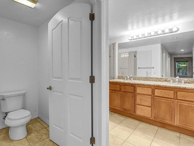 301 W G St #316 — Photo 21
