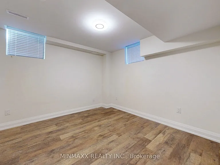 202 Forbes Ter — Photo 19