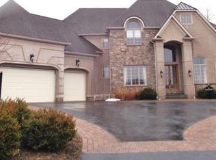 2690 Imperial Crest Ln, Lower Saucon Township, PA 18055