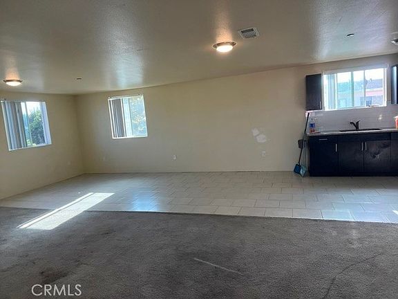 4th image of 330 1/2 E 99th St