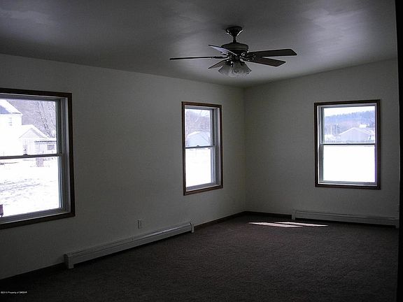 2nd image of 130 Dry Creek Ln