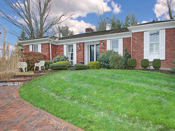 19 Taunton Ridge Road, Newtown, CT 06470
