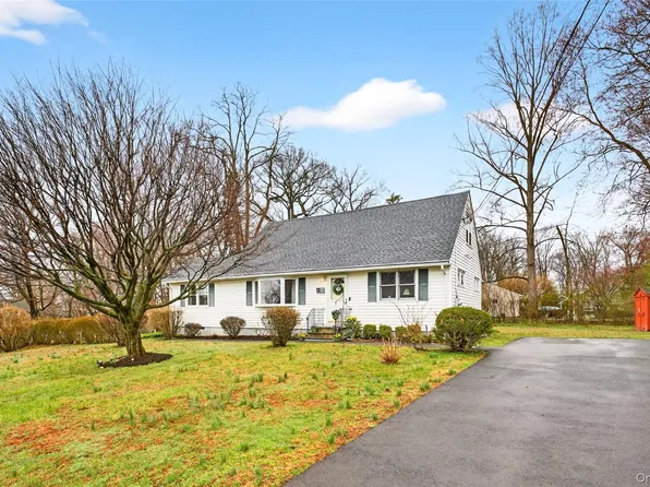 107 Whittier Drive, Thornwood, NY 10594