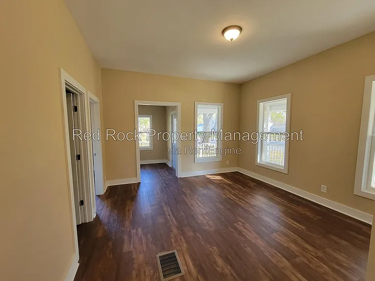 400 Milwaukee St — Photo 4