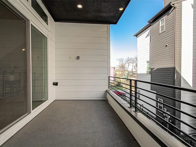 3032 Lamar St — Photo 22