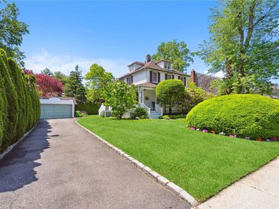 172 Willow Street, Roslyn Heights, NY, 11577