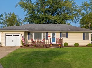 910 Robinhood Rd, Mexico, MO 65265