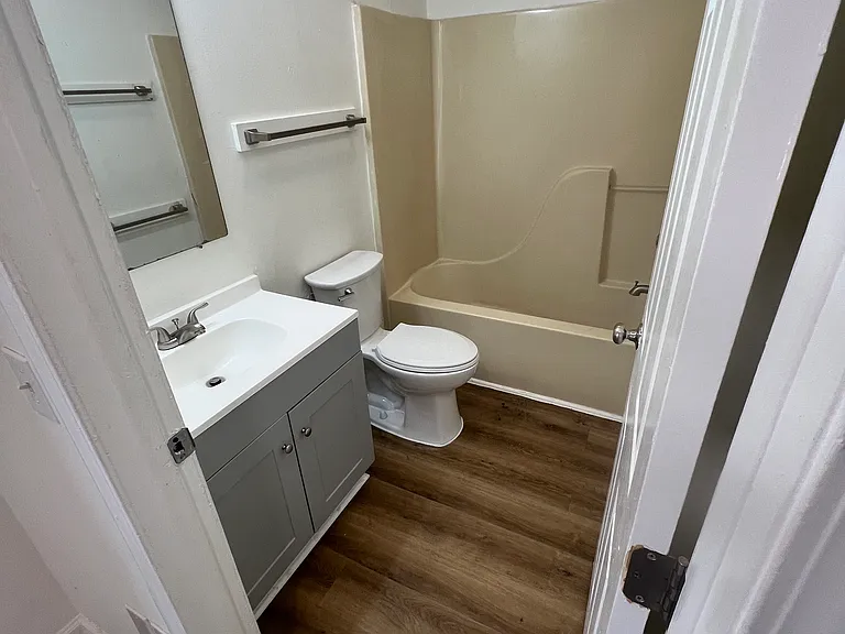 223A Maple Dr #A — Photo 3