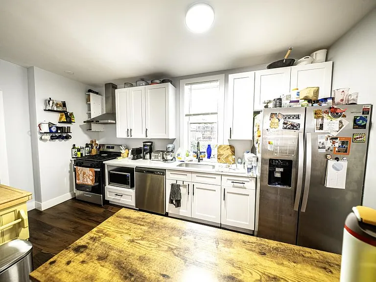 930 N Richmond St #1R — Photo 3
