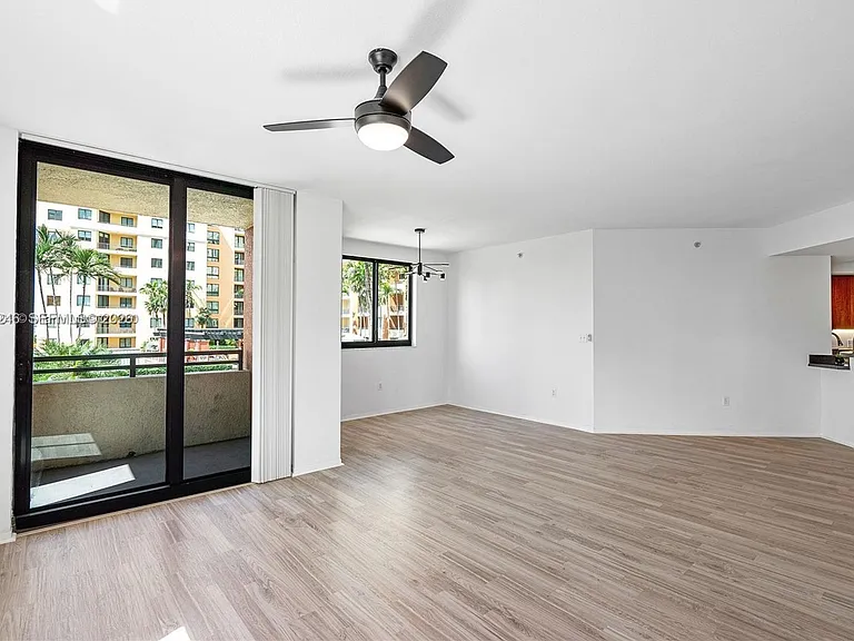 100 N Federal Hwy #643 — Photo 3