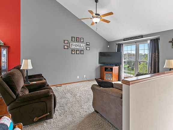 4th image of 4914 Cedarbrook Dr