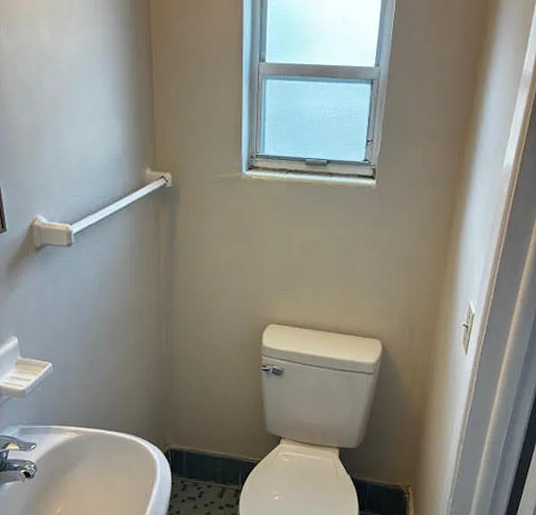 1606 King St #2 — Photo 12
