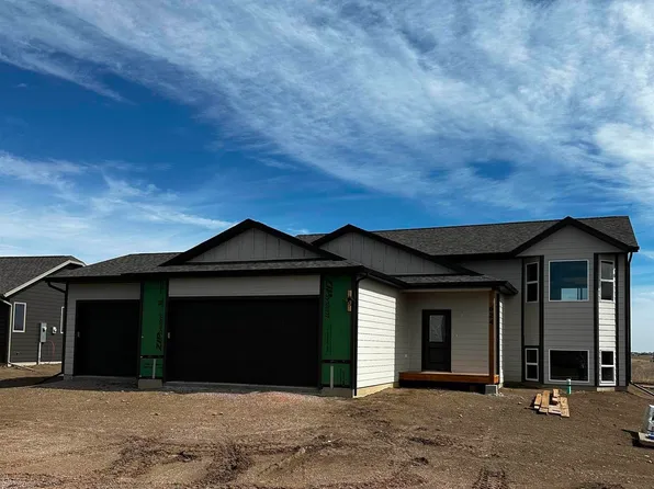 624 Bull Run Dr, Box Elder, SD 57719