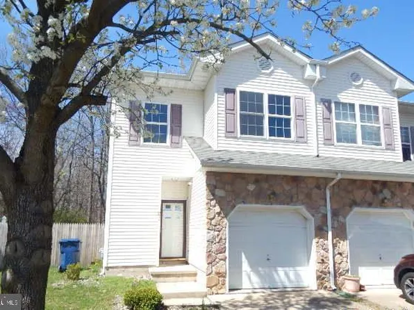 21 Tudor Ln, Lawrence Township, NJ 08648