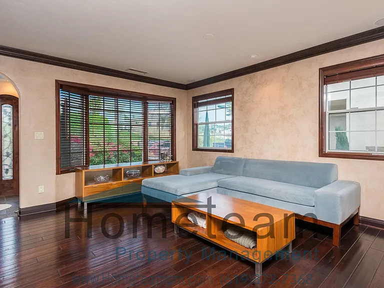 2324 Frankfort St — Photo 17