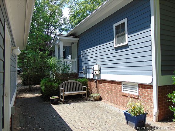 3rd image of 522 Mill Neck Rd