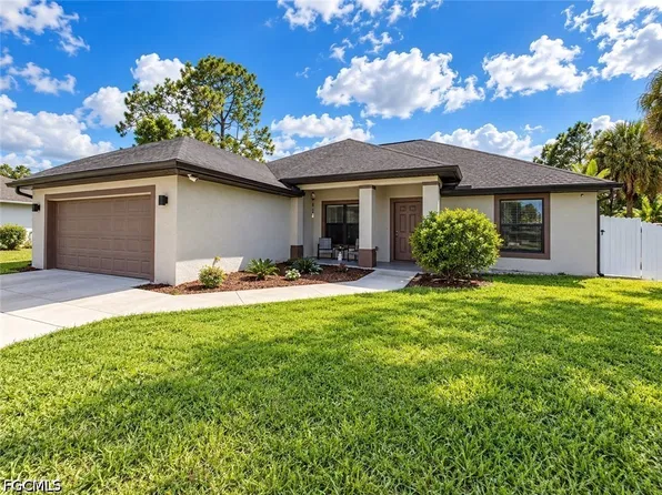 2809 9th St W, Lehigh Acres, FL 33971