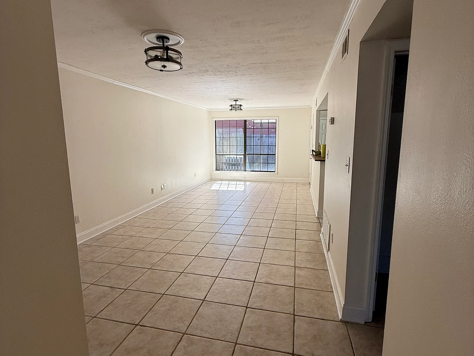 2 bed, 1258 sqft, $2,200 — Photo 2