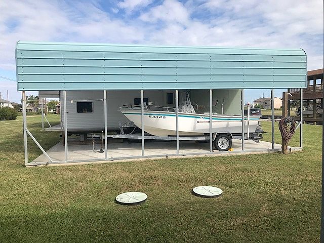 SIDE VIEW OF RV/BOAT COVER