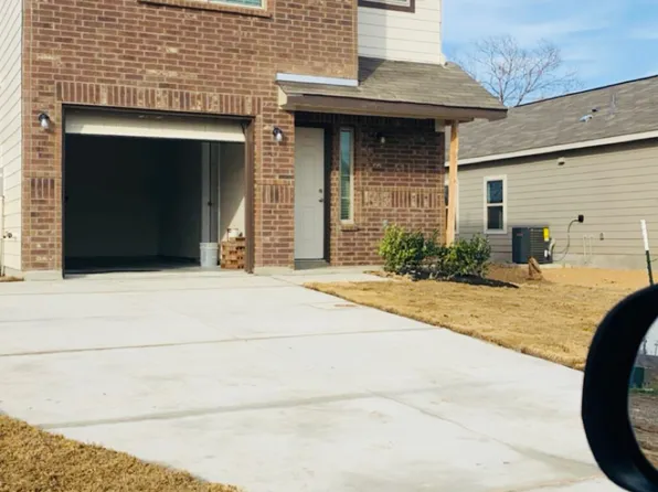 612 Saxon St, Seguin, TX 78155