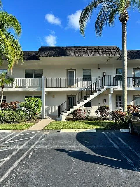2 bed, 2.0 bath, 925 sqft, $1,950 — Photo 1