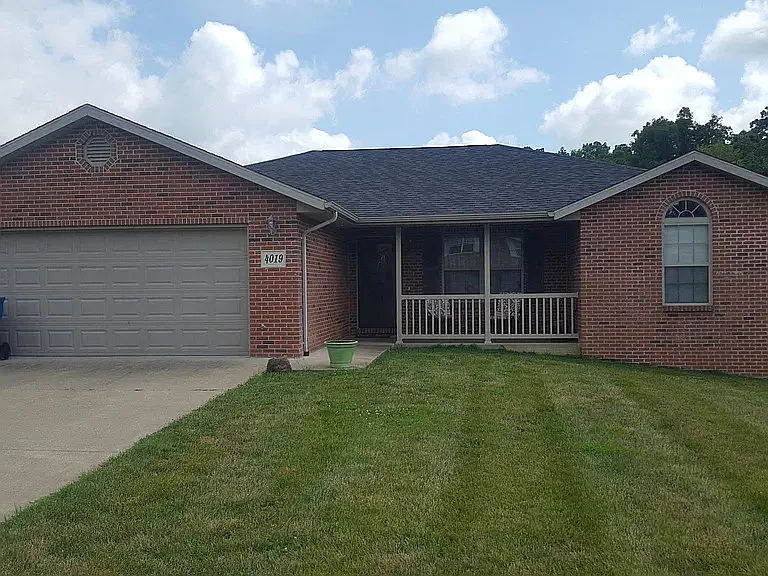 4 bed, 2300 sqft, $2,300 — Photo 1