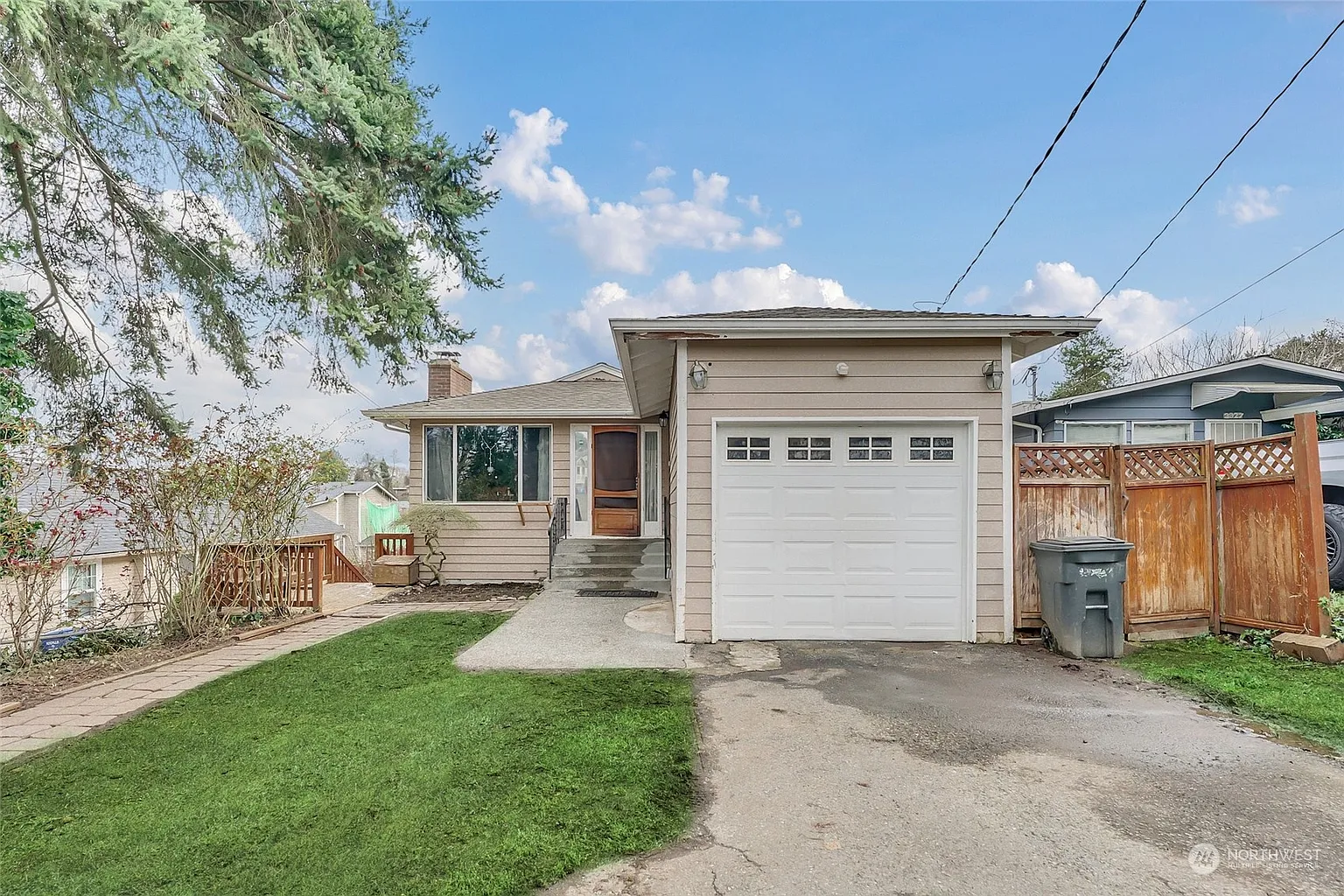 3931 S Thistle Street photo 1