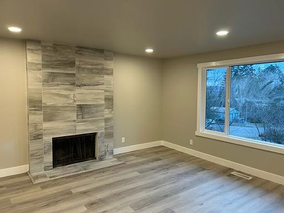 4th image of 9102 168th Pl NE