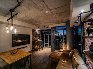 95 Bathurst St #1407, Toronto, ON M5V0H7