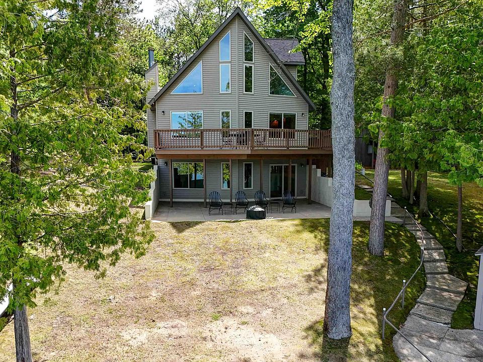 1st image of 6777 Blue Lake Rd NE