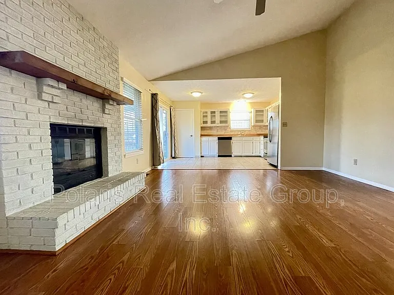 978 Spring Meadow Dr — Photo 9