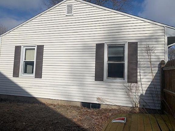 3rd image of 380 S Marguerite St
