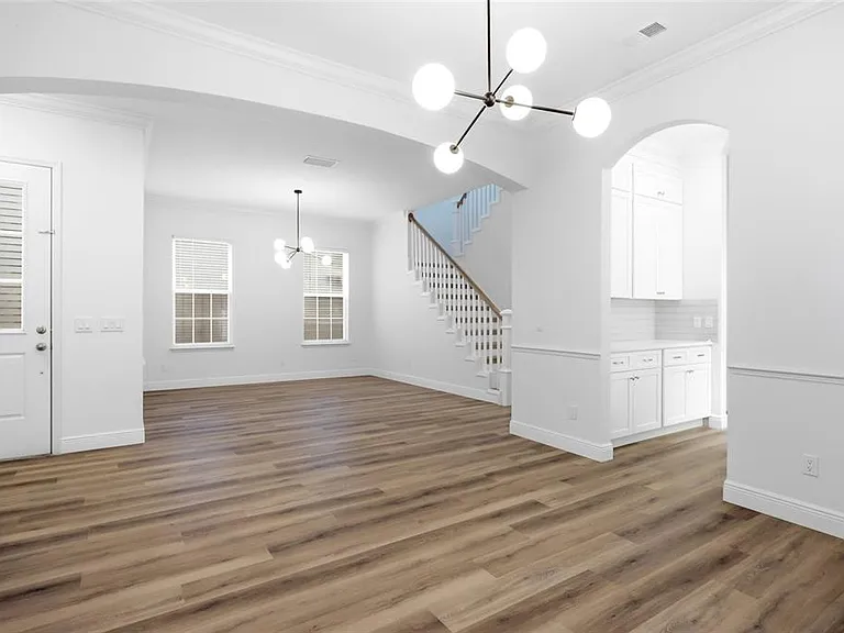 912 Waterside Dr — Photo 9
