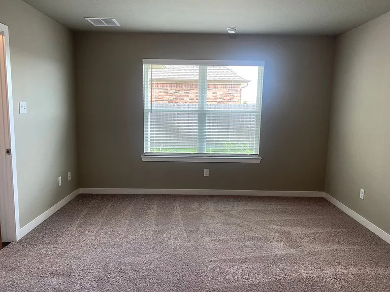1242 Dowdy Dr — Photo 8