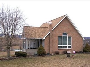 321 Chestnut Hill Rd, Fredericksburg, PA 17026