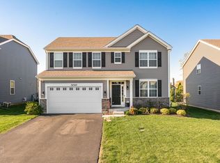 34040 N Jenna Ln, Gurnee, IL 60031
