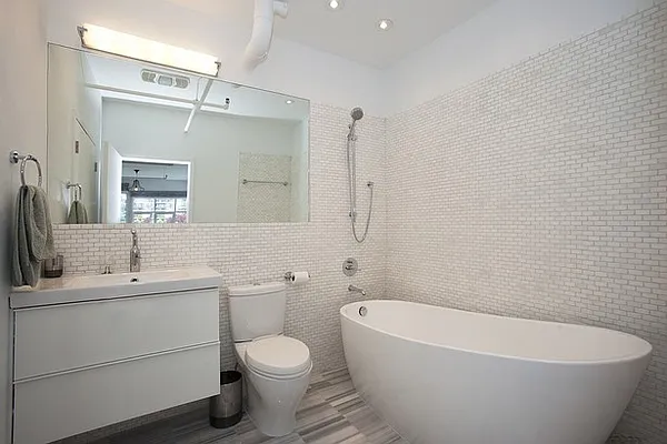 Sold by BLU Real Estate | media 20