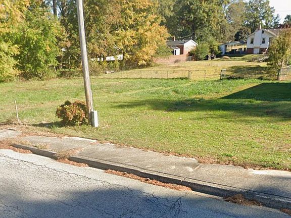2nd image of 552 Springdale Dr