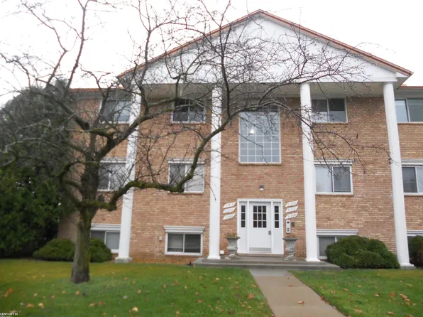 51312 Johns Dr #51312, New Baltimore, MI 48047